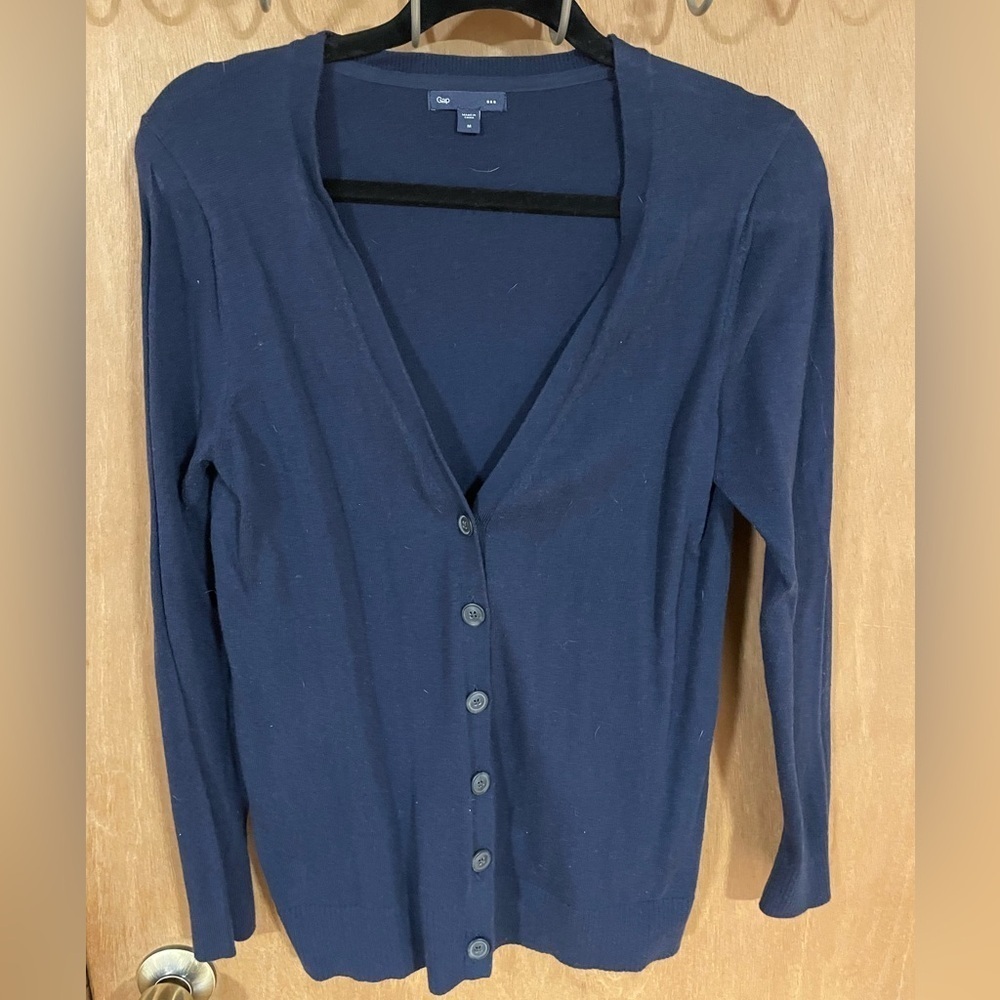 #19- GAP - navy cardigan